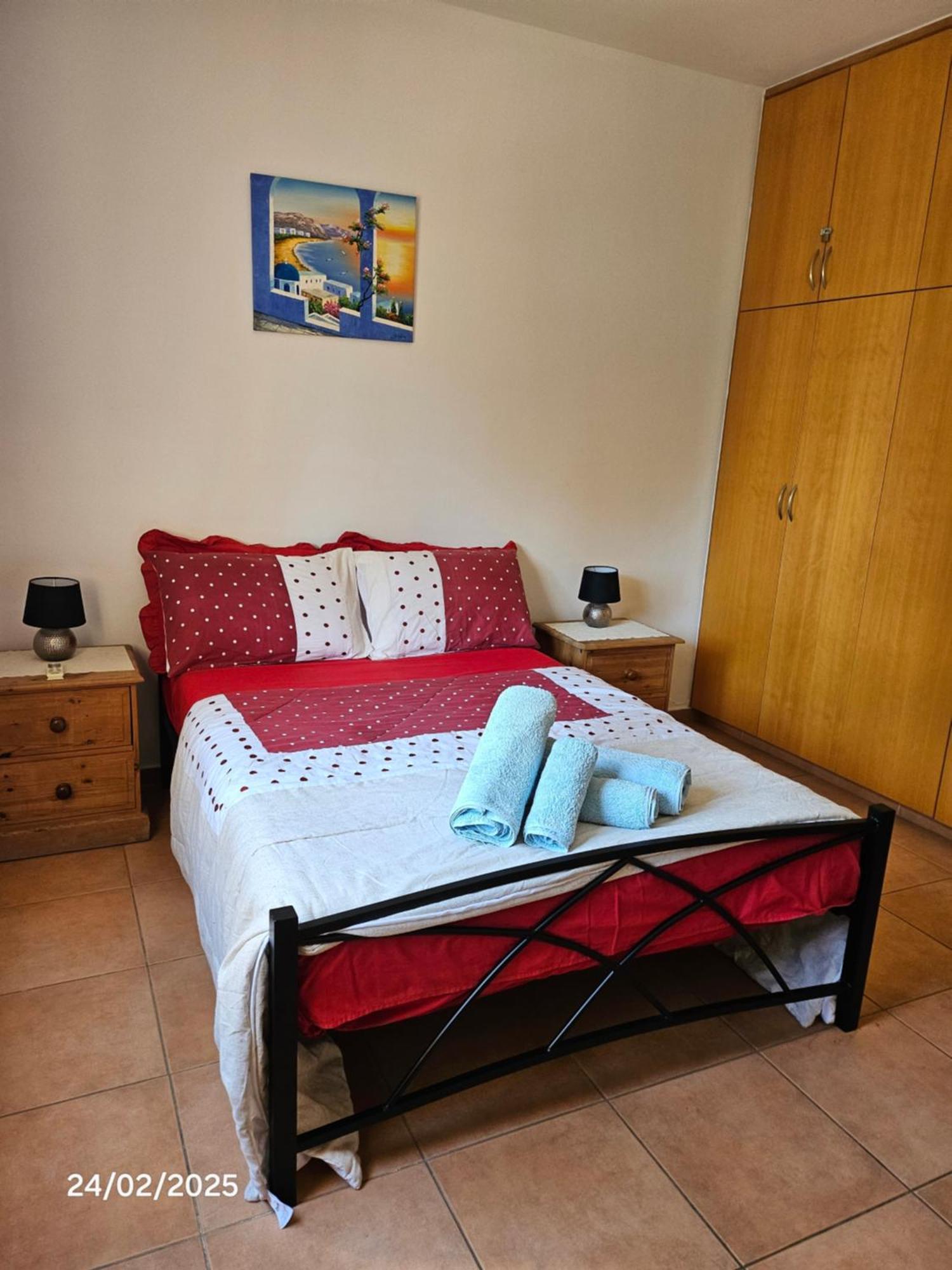 Paphos Holiday Home Екстер'єр фото