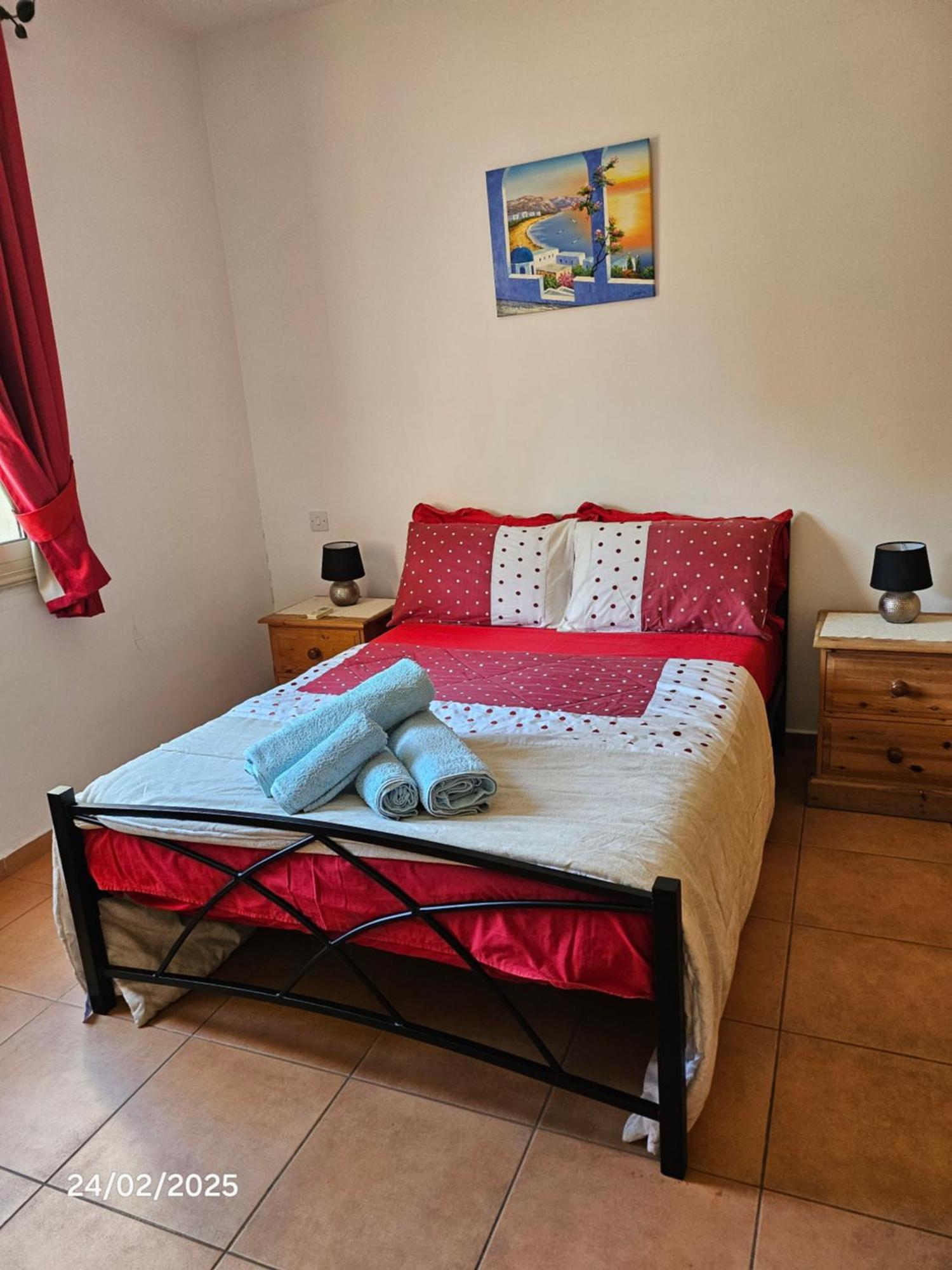 Paphos Holiday Home Екстер'єр фото