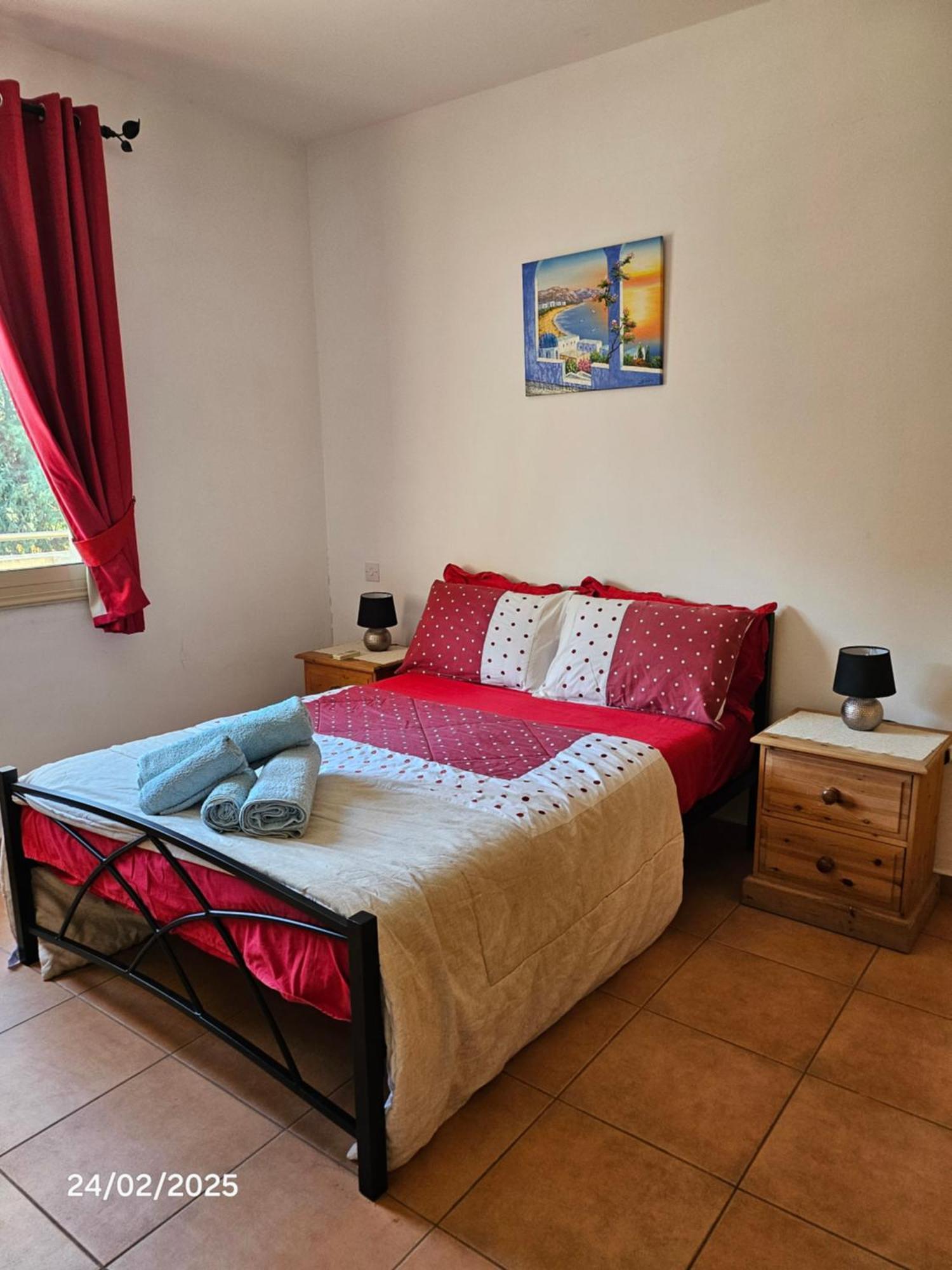 Paphos Holiday Home Екстер'єр фото